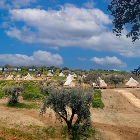 Kampaoh Alquezar Hotel Bagian luar foto